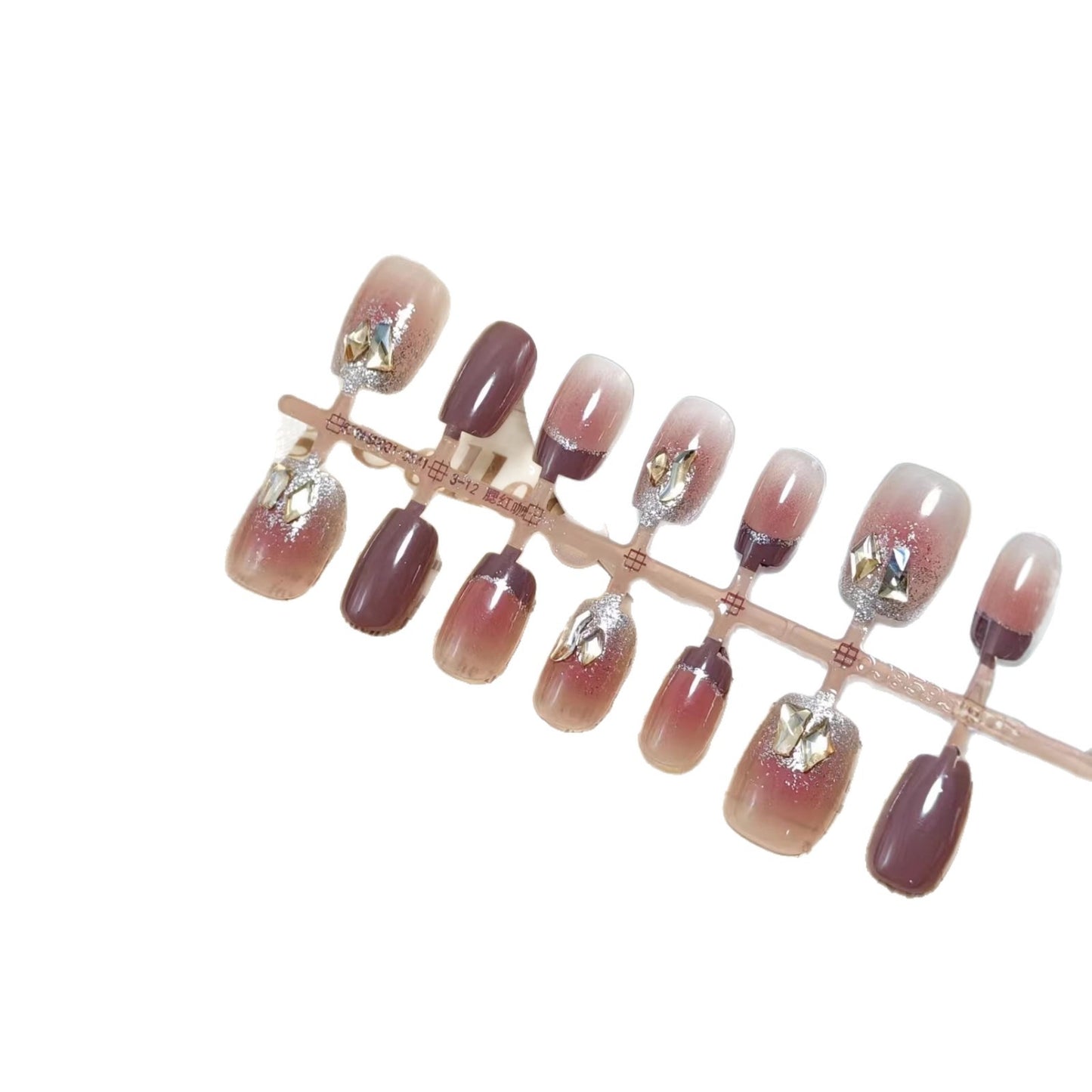 Elegante Kunstnagel-Set mit Goldakzenten Brehn