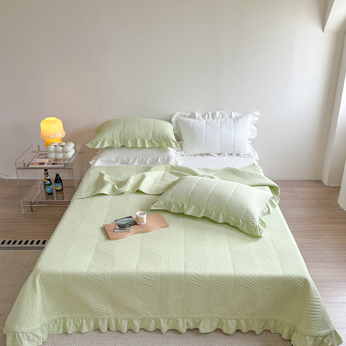 Leichte Baumwoll-Mischung Matelassé Rüschende Tagesdecke & Dekoratives Kissenbezug Set