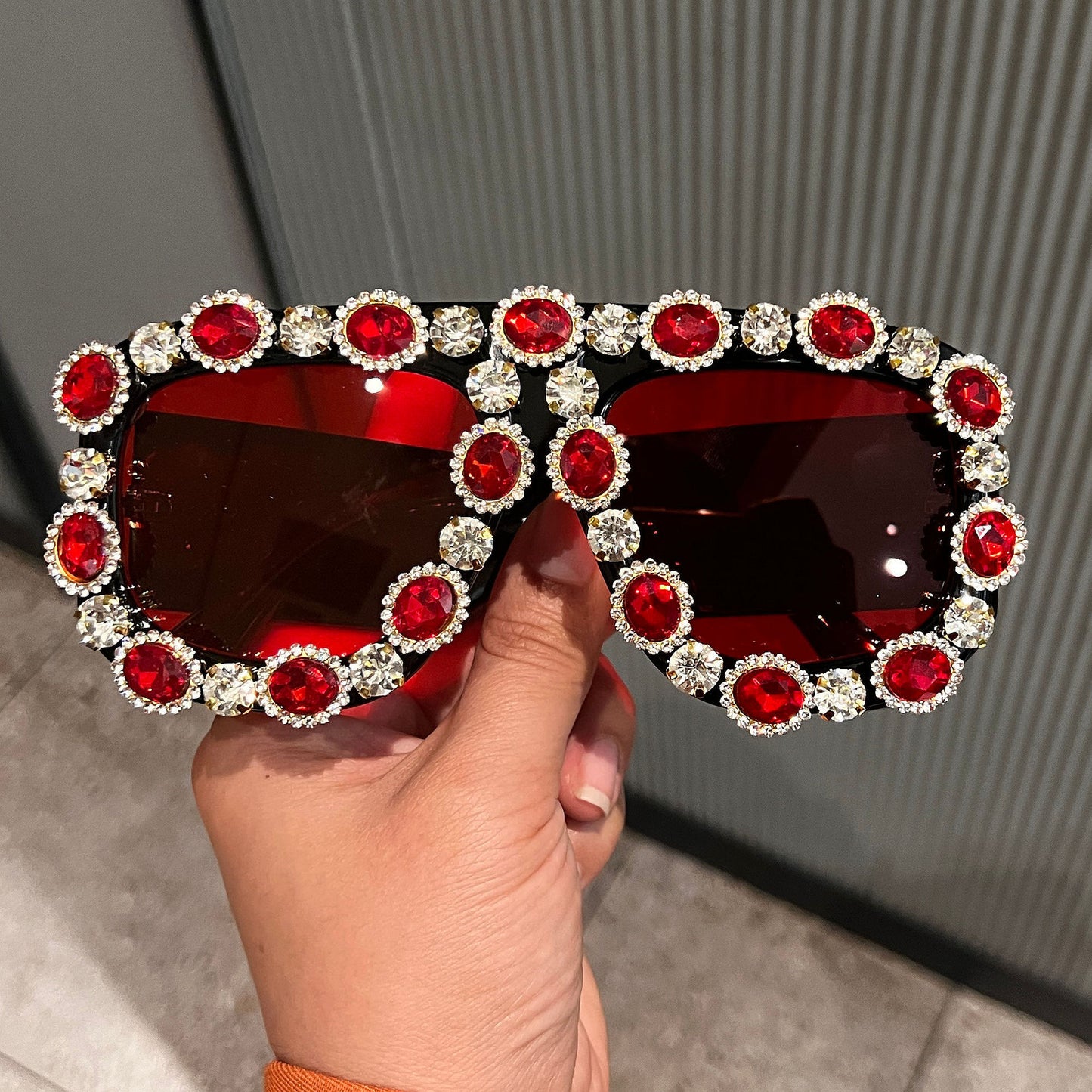 Damen Glamouröse Sonnenbrille mit funkelndem Kristallrahmen Brehn