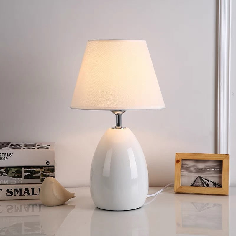Zeitgenössische Eleganz Tischlampe