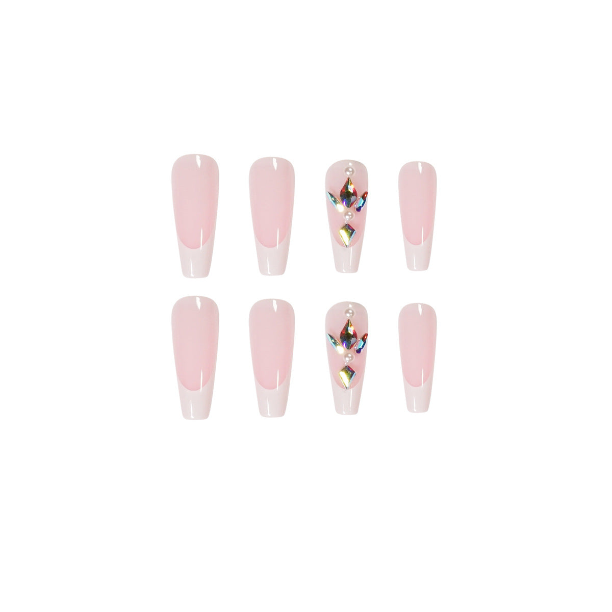 Premium Nagelverlängerungen mit eleganten Designs und Glitzerakzenten Brehn