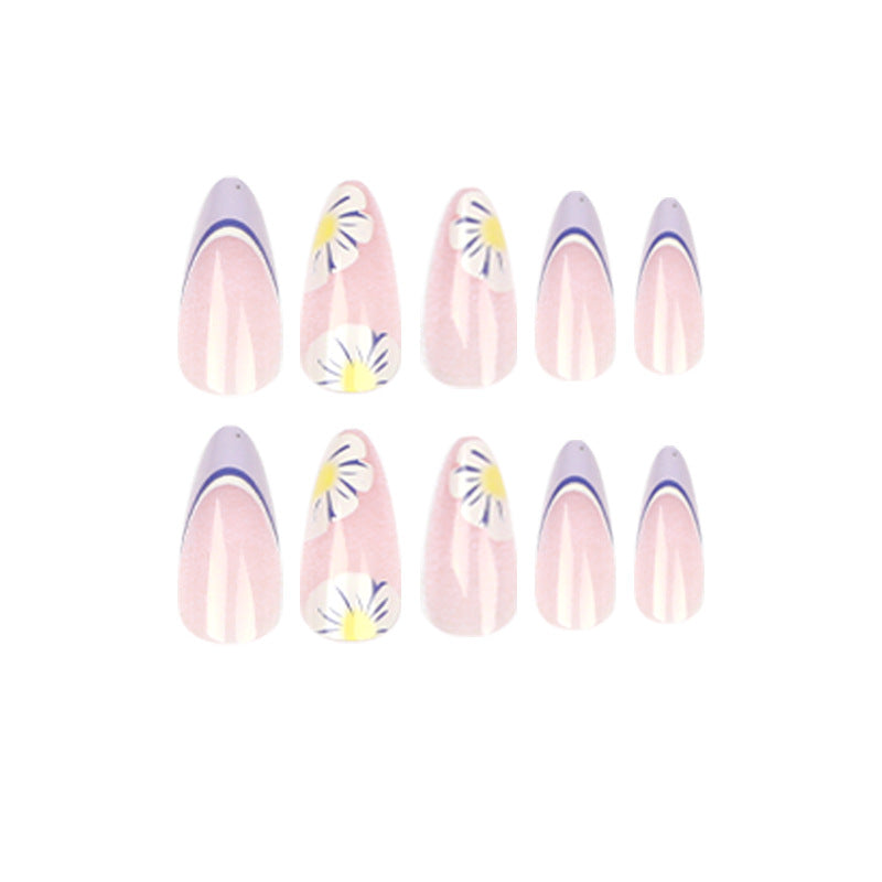 Kunstvolle Nailart mit Blumen- und Ombre-Effekten Brehn
