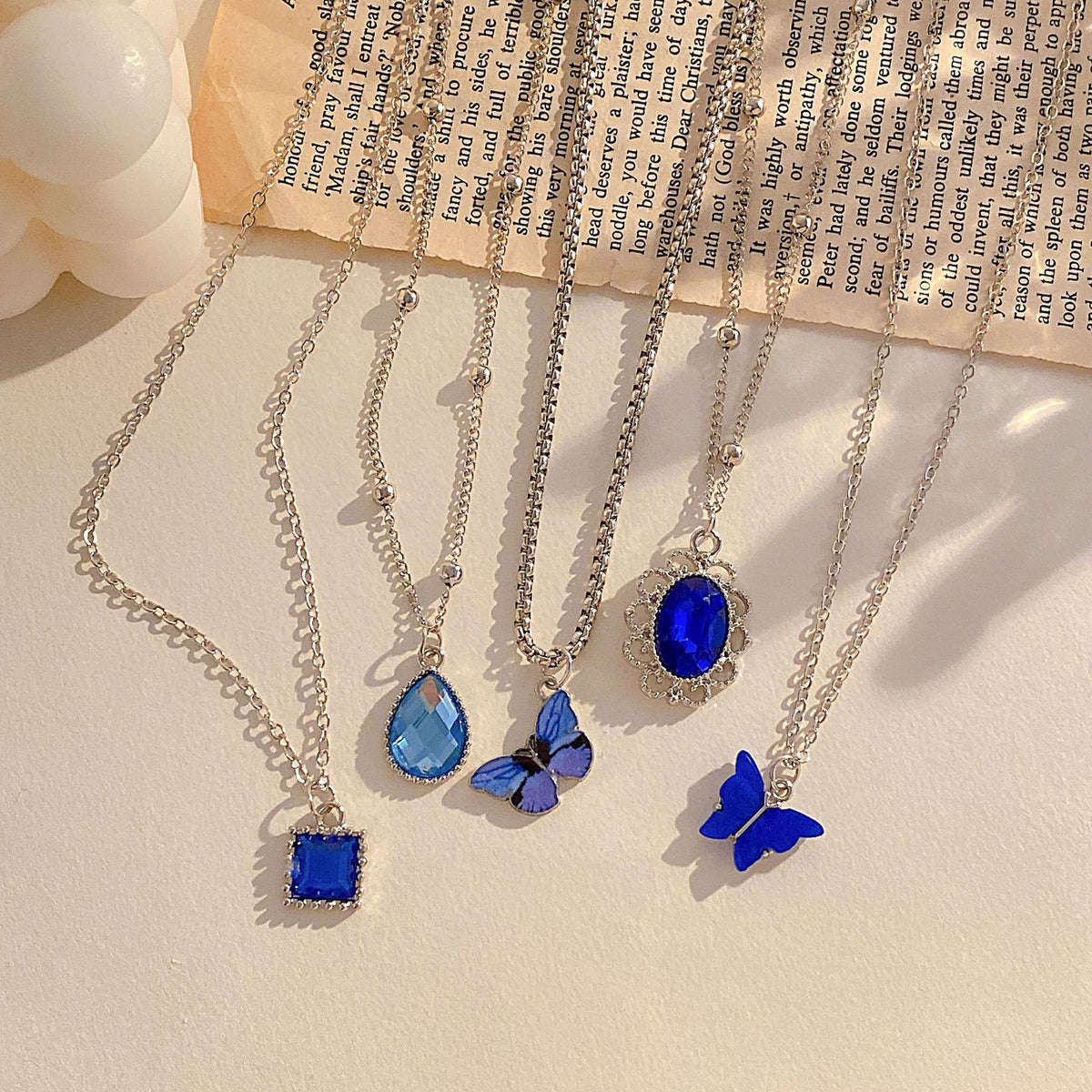 Charmantes Anhänger-Neklace-Set Brehn