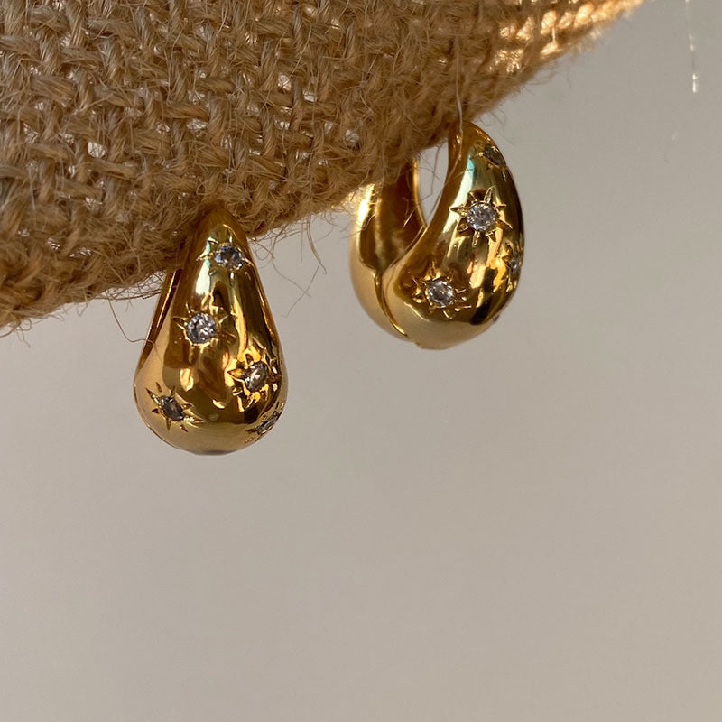 Modische Ohrringe mit Floralem Design Brehn