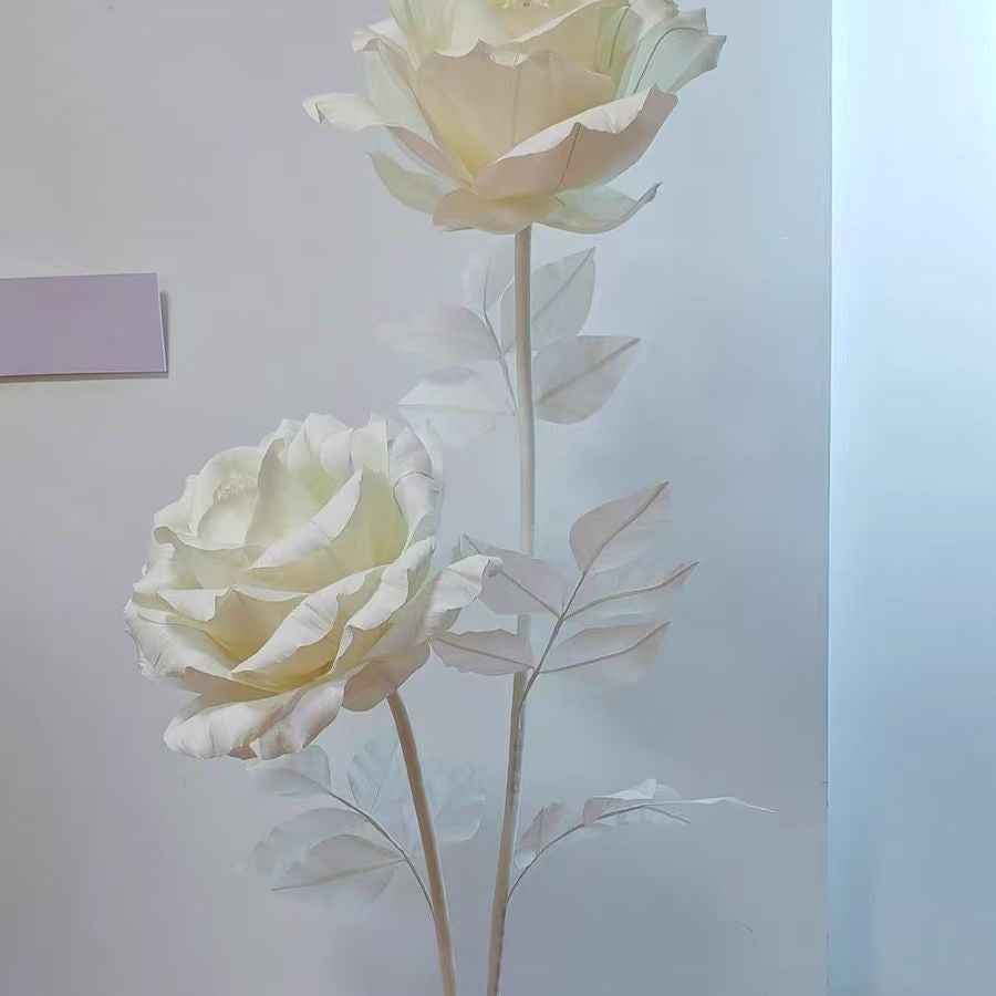 Elegante Dekorative Papierrosen Arrangement