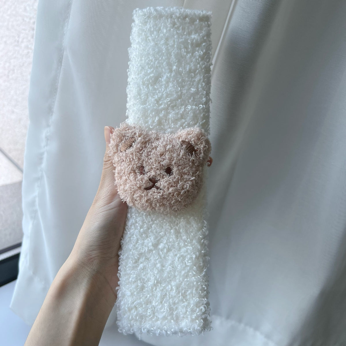 Plüsch-Sicherheitsgurt-Schulterpolster mit gesticktem Teddy-Gesicht