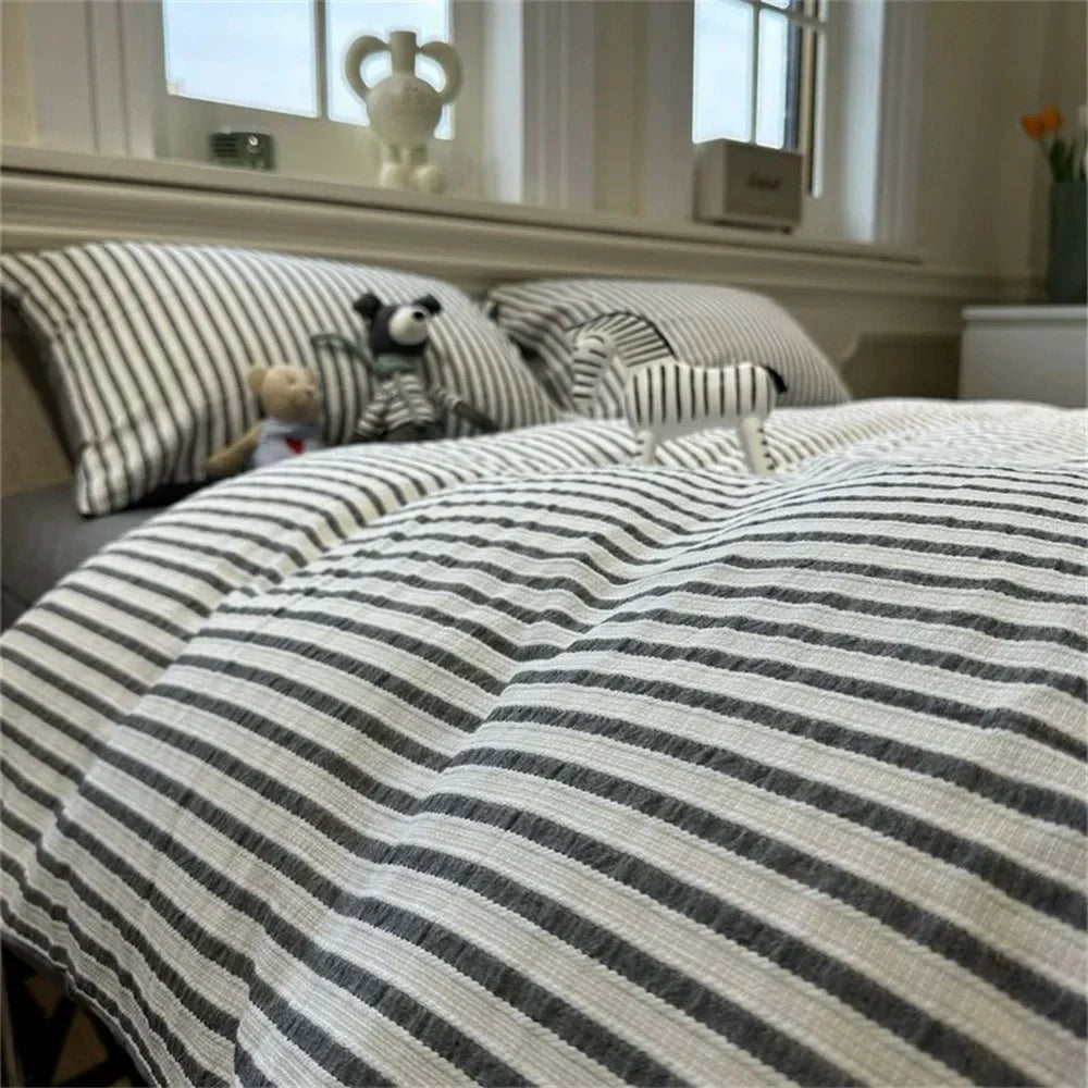 Minimalistisches gestreiftes Bettwäscheset
