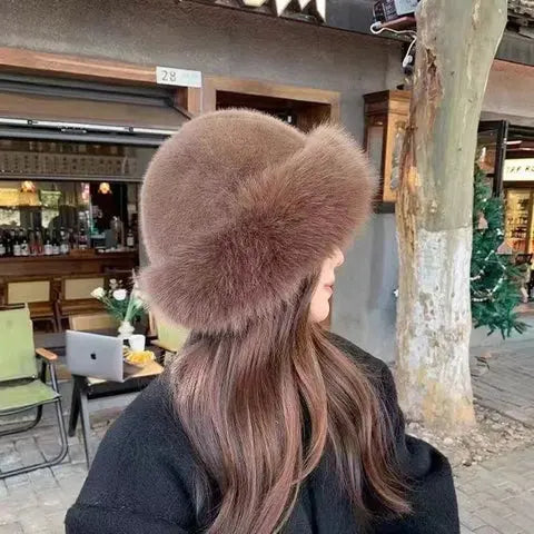 Stylische Wintermütze mit Kunstpelzfutter