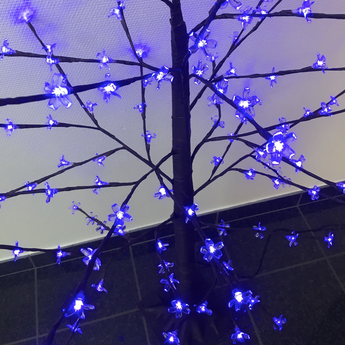 Lichbaum LED-Multifunktion 140 cm. inkl. Fuß (blaue LED) | Brehn