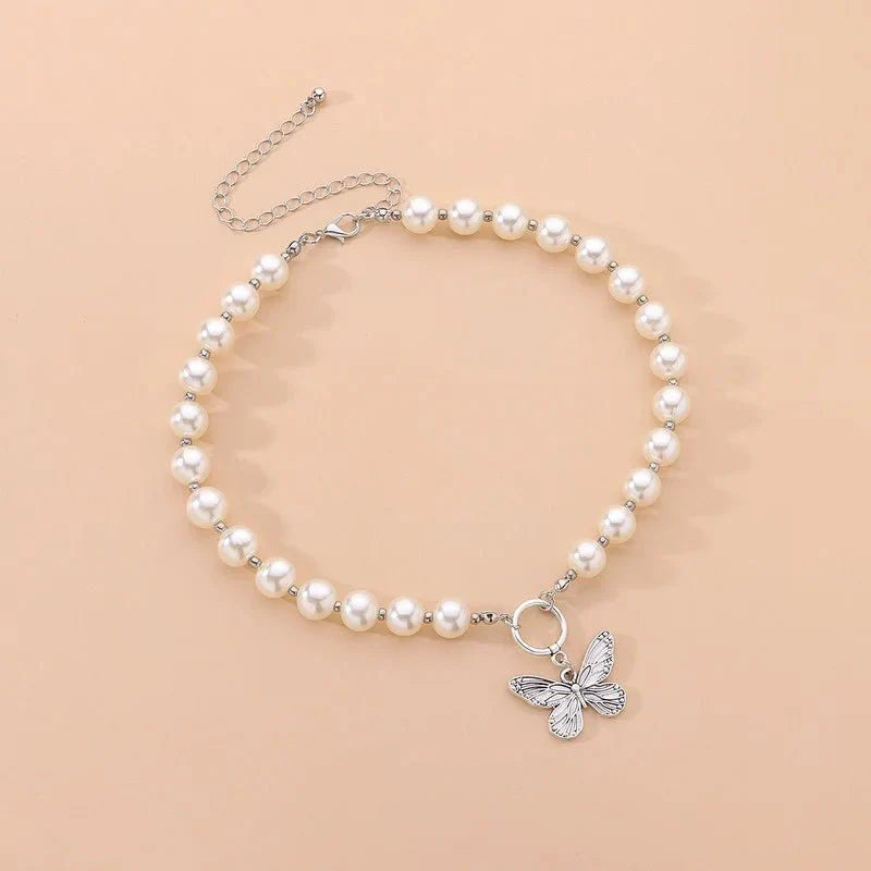 Brehn | Perlenbesetzte Schmetterlingsanhänger Choker-Halskette