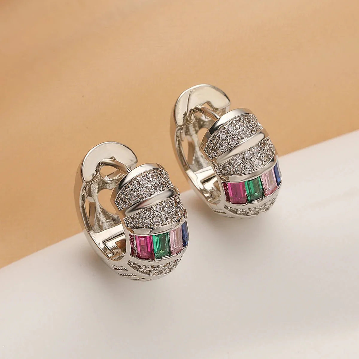 Brehn | Bold Baguette Scatter-Diamant-Hoop-Ohrringe