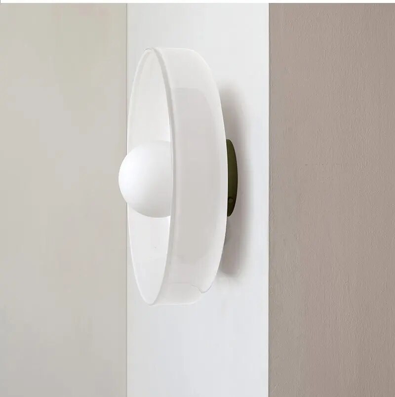 Brehn | Nordische Eleganz - Die GlassGlow Deckenlampe für Ihr Zuhause