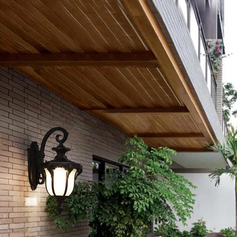 Vintage Außenlampe – Perfekt für elegante Patios