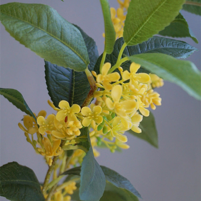 Kunstblumen-Arrangement, modernes Design