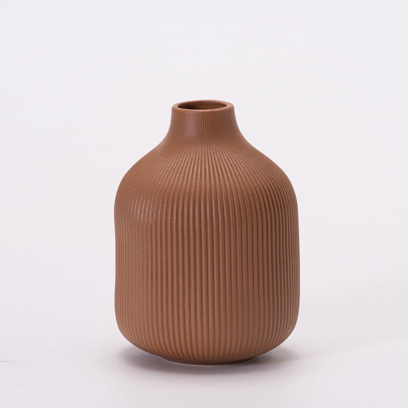 Keramikblumenvase mit Rillen, modern, Weiß