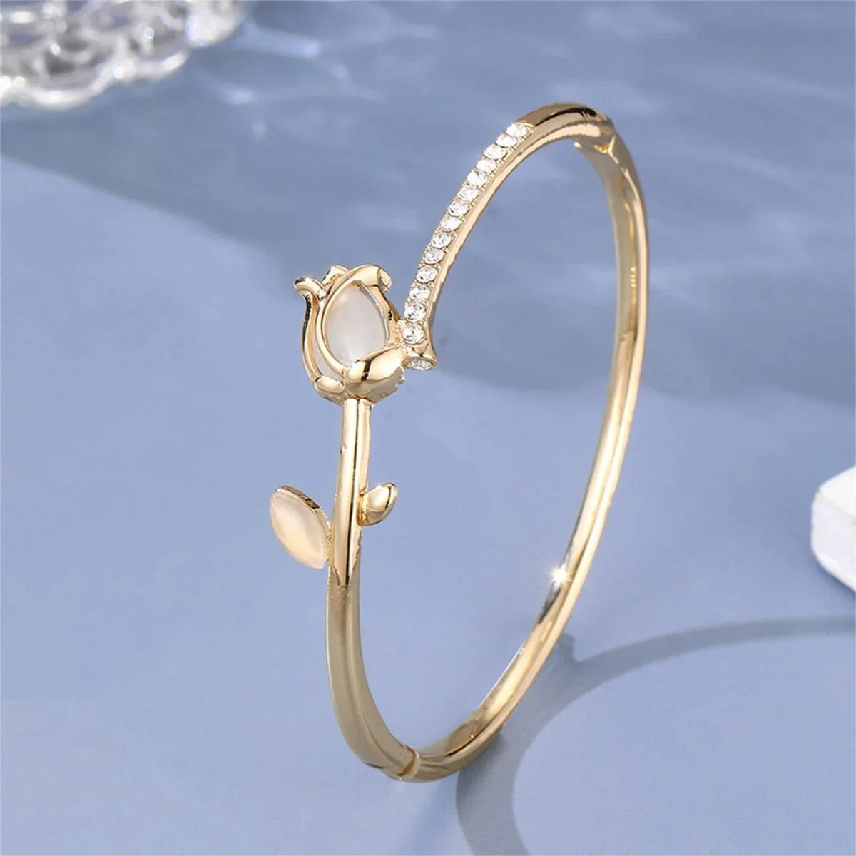 Brehn | Elegante Tulpe Opal Diamant Akzent Armband