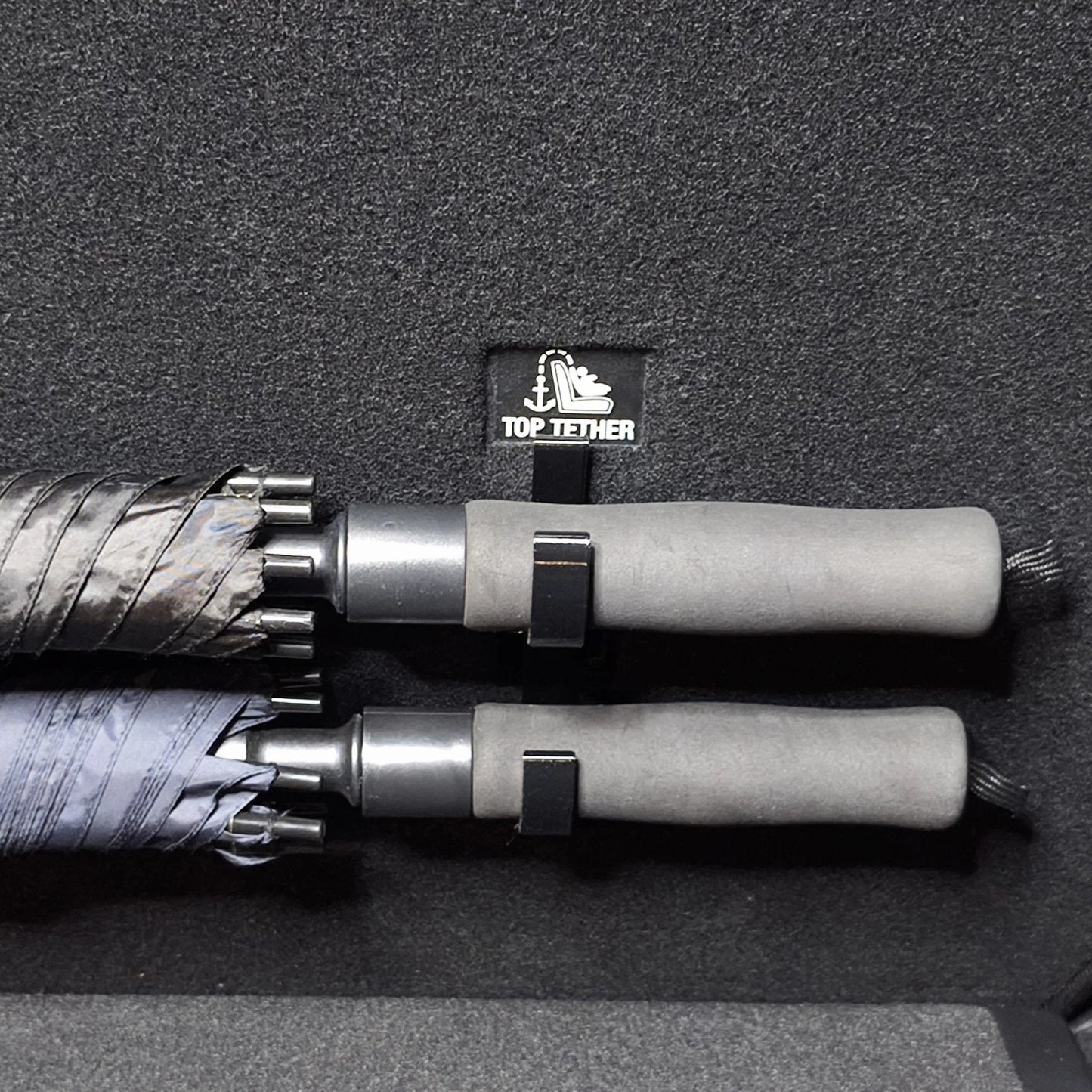 StormGrip — Nie mehr Chaos im Auto: Perfekte Ordnung und trockene Füße auf Knopfdruck! | Brehn