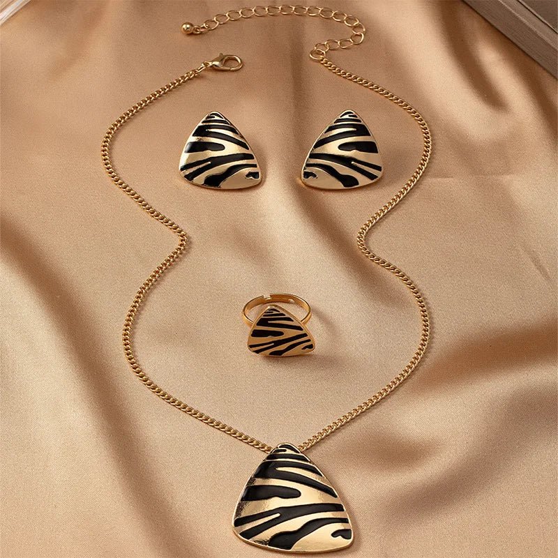 Brehn | Geometrisches Leopardenmuster Halskette, Ring, Ohrringe Set