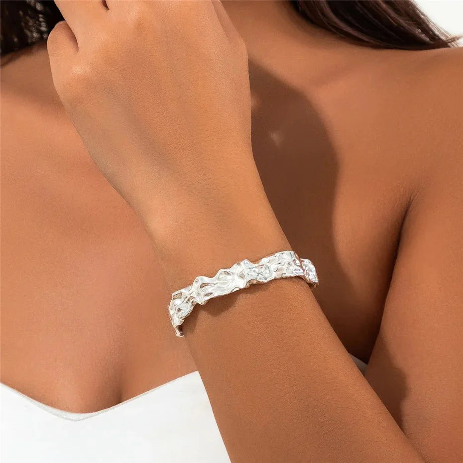 Brehn | Unregelmäßiges zerknittertes Texturiertes Armreif-Armband