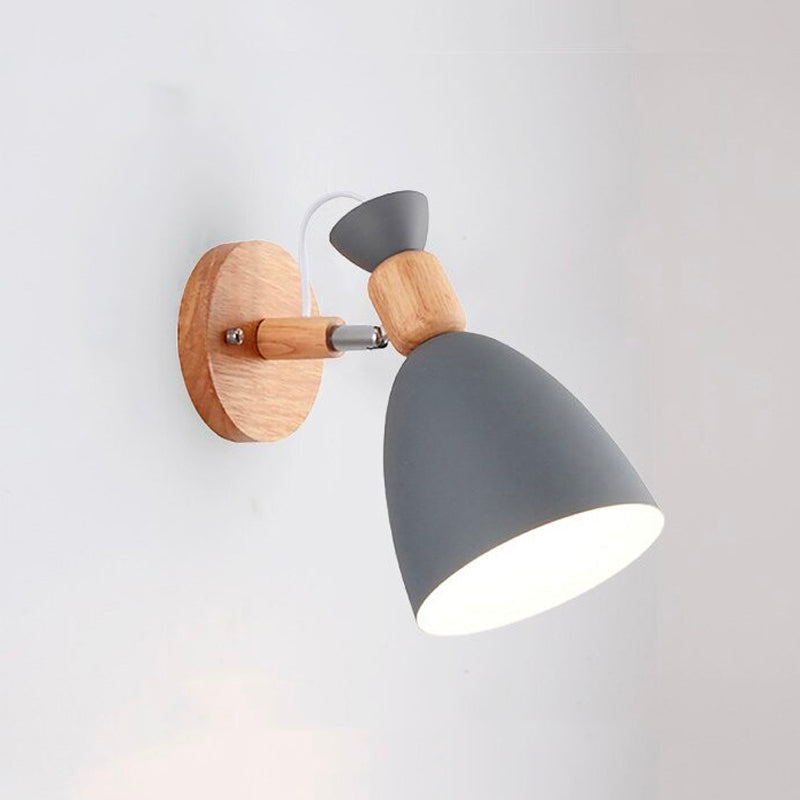 Skandinavische Holz Wand Nachttischlampe mit Metall-Schirm | Brehn