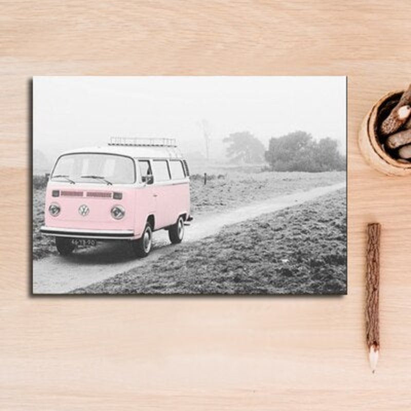 Pink Seascape Bus Heilendes Mädchen - Leinwand Wandkunst Gemälde