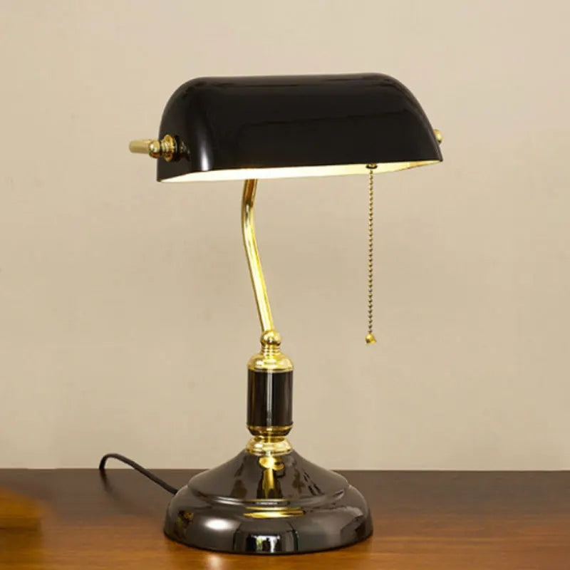 LuxeLume - Elegante Glas-Tischlampe für zeitloses Licht | Brehn