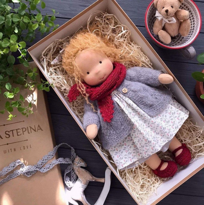 Brehn - Süße handgemachte Waldorfpuppe