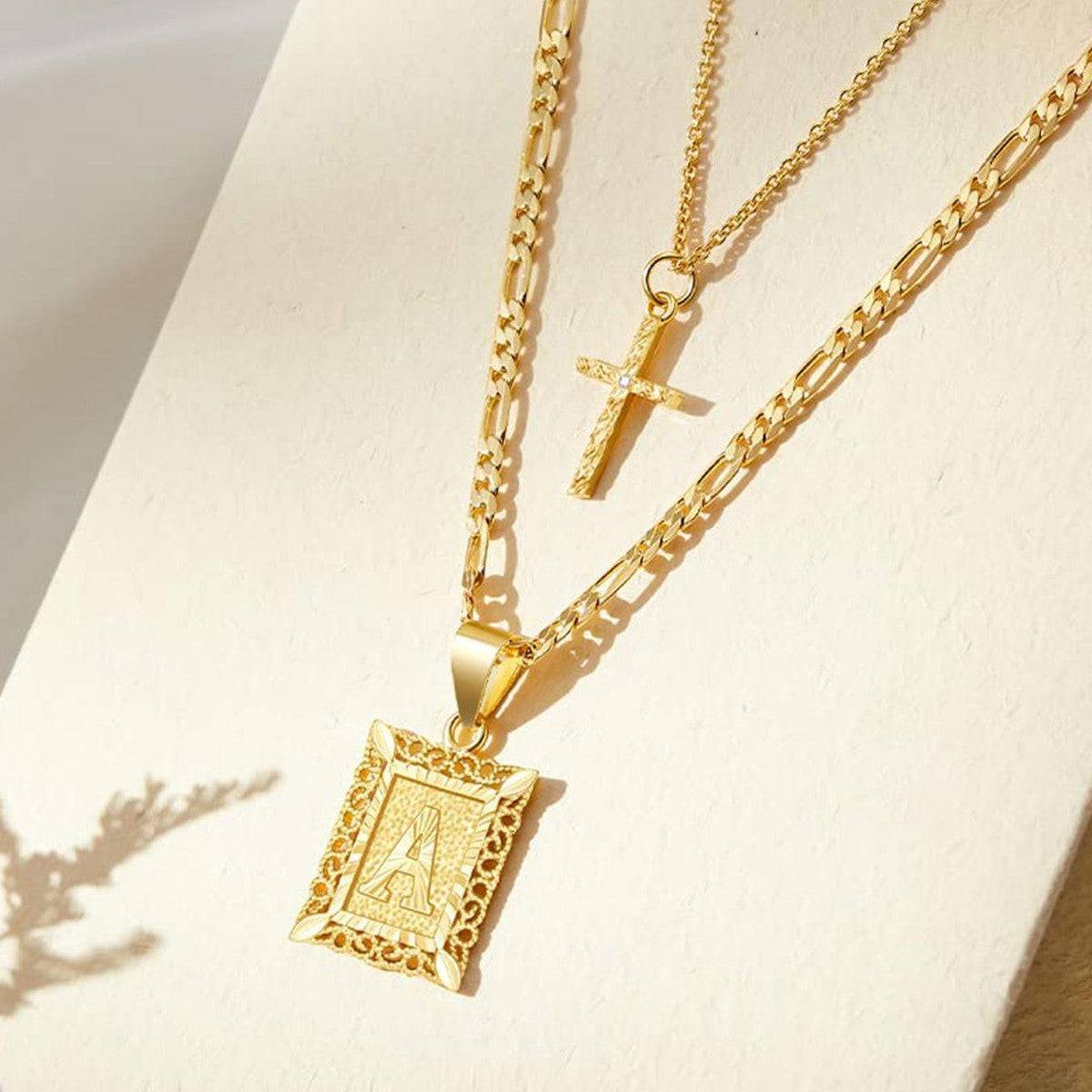 Brehn | 2pc 14k Initialen & Kreuz Anhänger Set