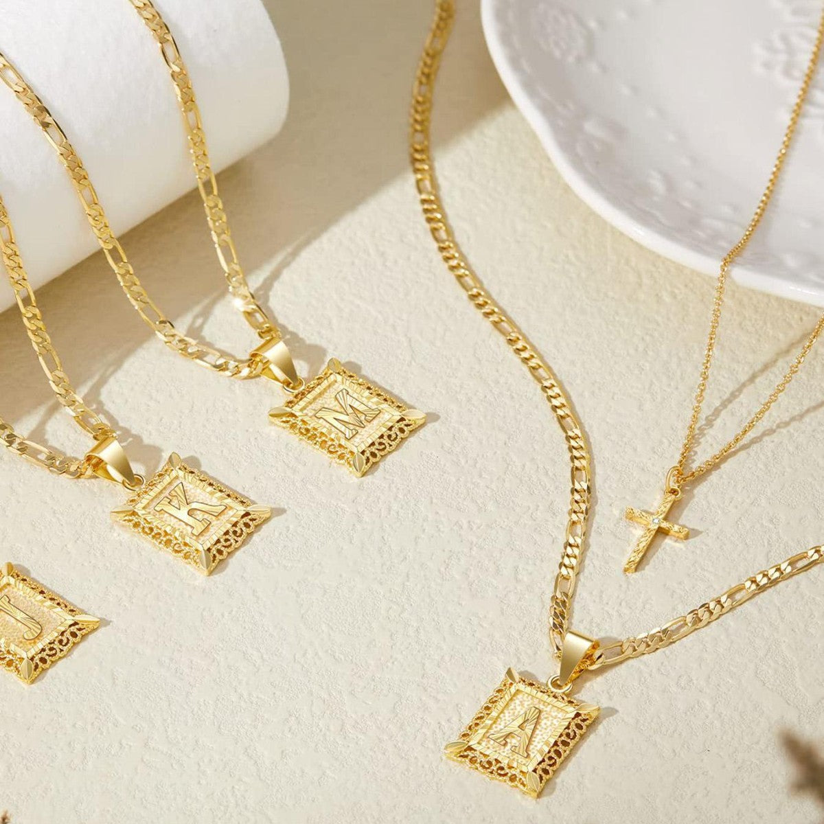 Brehn | 2pc 14k Initialen & Kreuz Anhänger Set