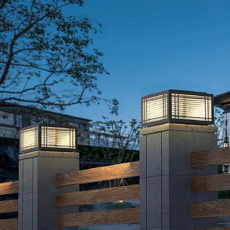 Traditionelle chinesische quadratische Aluminium-Glas 1-Licht Post Kopf Licht für Garten | Brehn