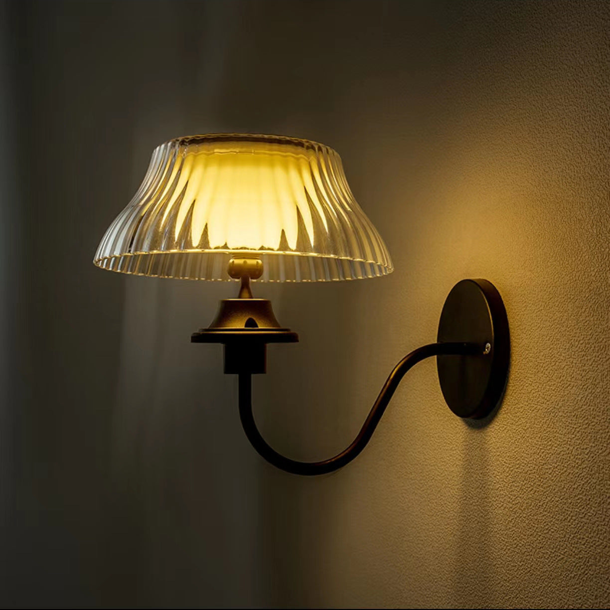 Zeitgenössische Retro Solar Eisenlegierung Kunststoff LED Wasserdichte Wand Sconces Lampe für Außenbereich | Brehn
