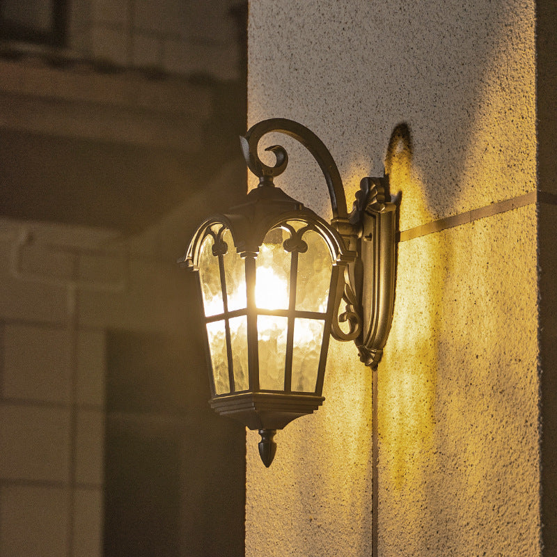 Traditionelle europäische quadratische Fensterform Aluminium Glas 1-Licht Wand sconce Lampe für Außenpatio | Brehn
