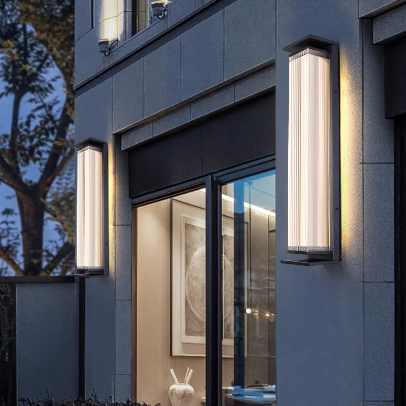 Modern minimalist wasserdichte rechteckige Edelstahl-Acryl-LED-Wandleuchte für den Außenbereich Patio | Brehn
