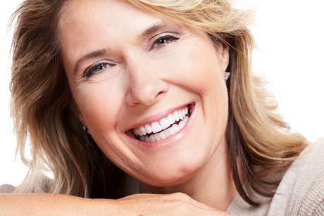 Kosmetische Zahnaufsätze von SmileShape – Wiederverwendbar, flexibel und natürlich weiß