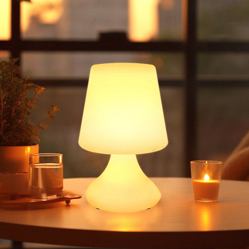 Moderne Minimalistische PE Becherform USB LED Tischlampe Nachtlicht für Außenpatio | Brehn