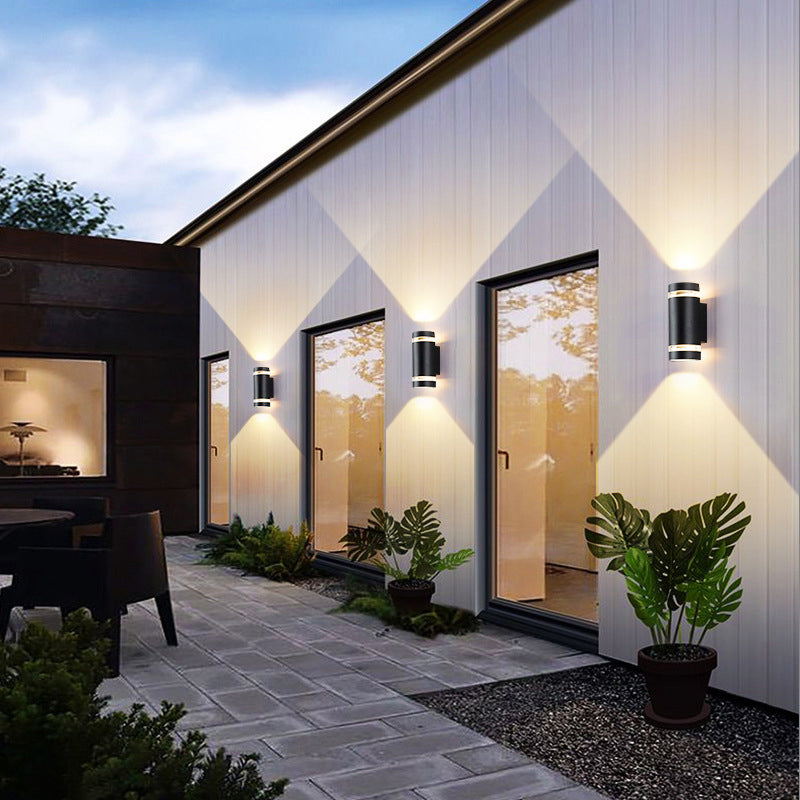 Zeitgenössischer industrieller wasserdichter Aluminiumzylinder LED Auf- und Abwärts leuchtender Spot-Wandleuchte für den Außenbereich Patio | Brehn