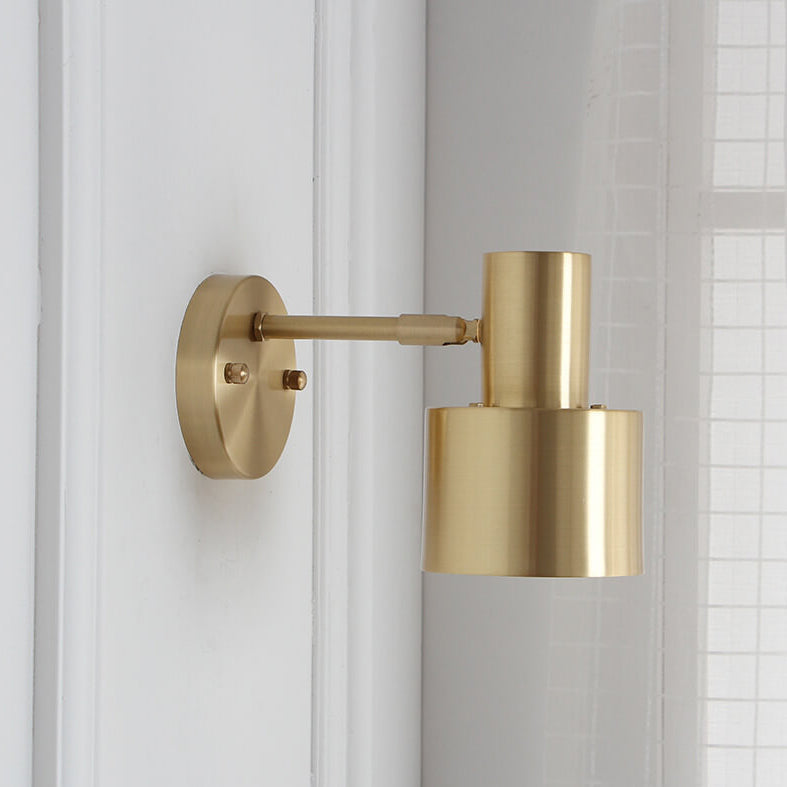 Moderne goldene Wandleuchte – minimalistisches Metalldesign für luxuriöse Interieurs