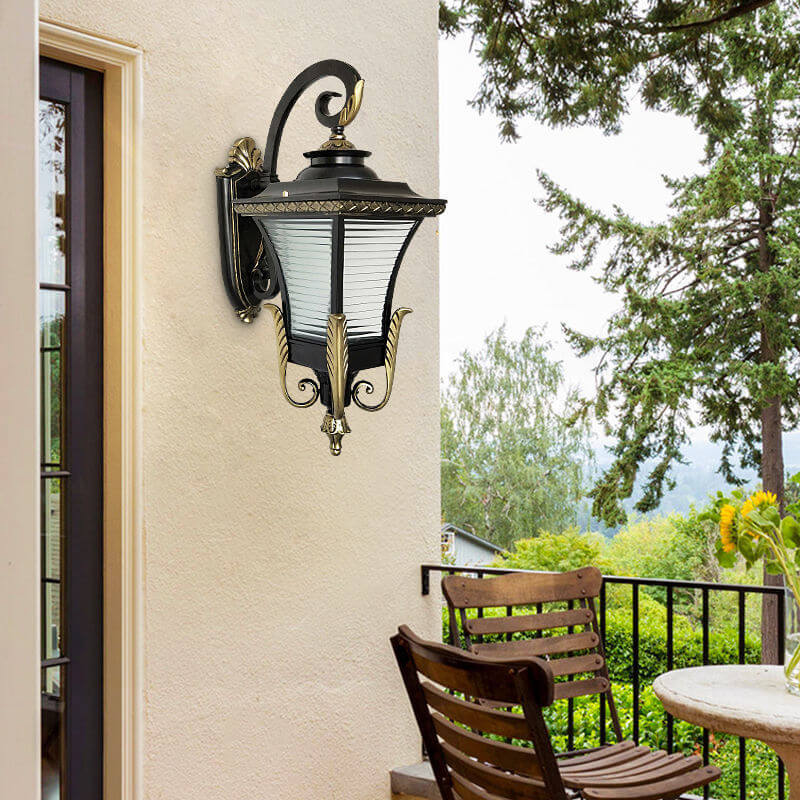 Europäisches Vintage Outdoor Quadrat Käfig Aluminium Glas 1-Licht Wandlampe | Brehn