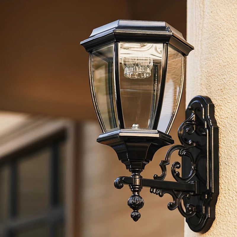 Traditionelle europäische Aluminium-Glas-LED-Solar-Wasserdichte Wandleuchte für den Außenbereich | Brehn