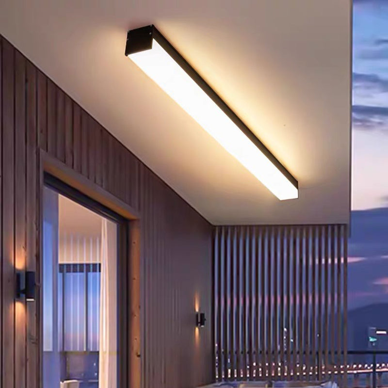 Lange, rechteckige LED-Deckenleuchte aus Aluminium für die Außenterrasse