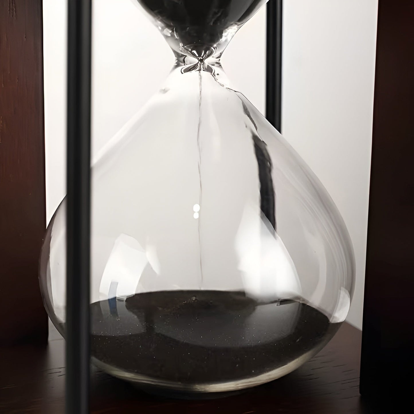 Sanduhr mit Massivholzrahmen – Hochwertig und dekorativ | 30 Minuten für Büro, Schreibtisch und Zuhause