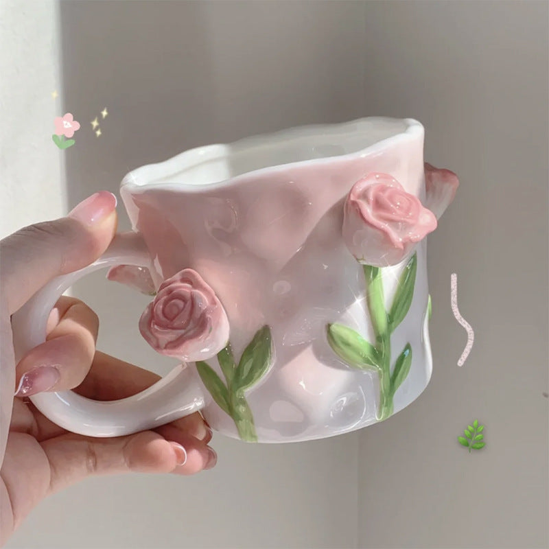 Künstlerische 3D Blumenceramic Tasse – Fesselndes Tulpen- & Rosendesign