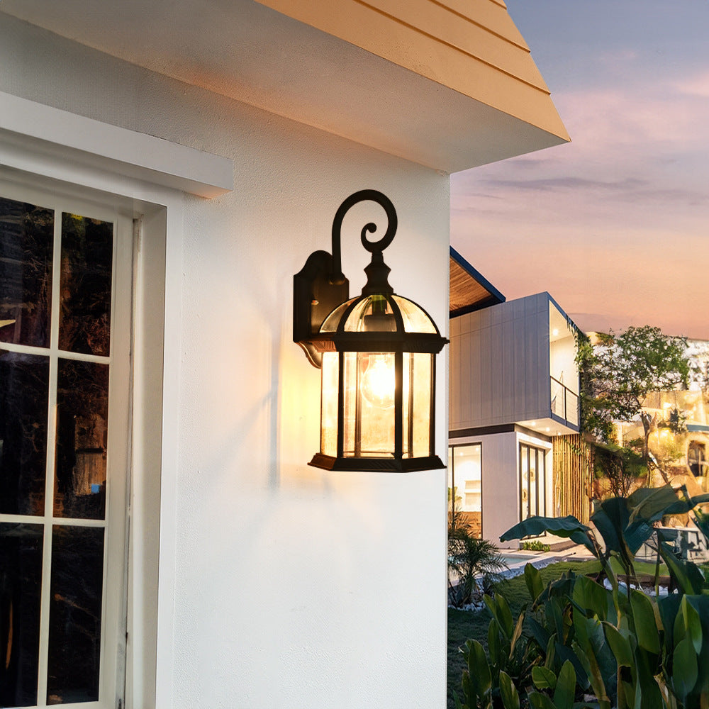 Traditioneller Vintage sechseckiger Schloss-Aluminium-Glas 1-Licht Außenwandlaterne für Garten | Brehn