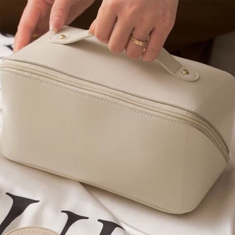 Tragbare Reisekosmetiktasche aus Leder | Brehn