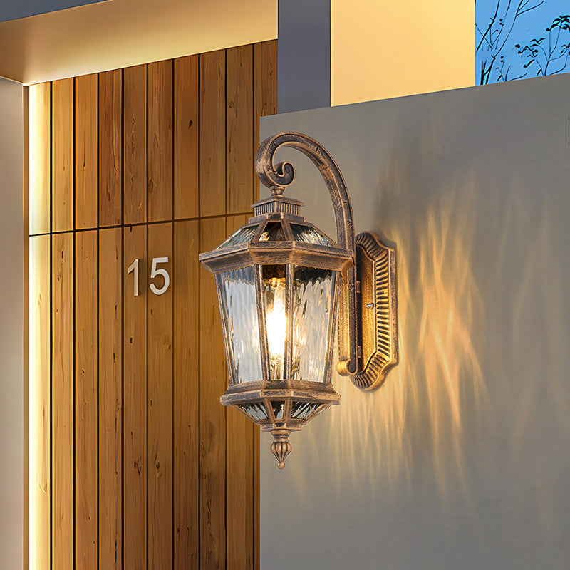 Traditionelle europäische wasserdichte Aluminium-Glas-Oktagon-Zylinder 1-Licht-Wandlampe für den Garten | Brehn