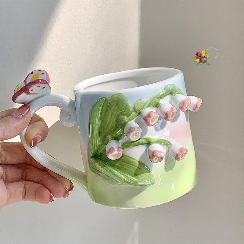 Künstlerische 3D Blumenceramic Tasse – Fesselndes Tulpen- & Rosendesign