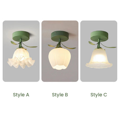 Deckenleuchte mit floralem Glasschirmdesign