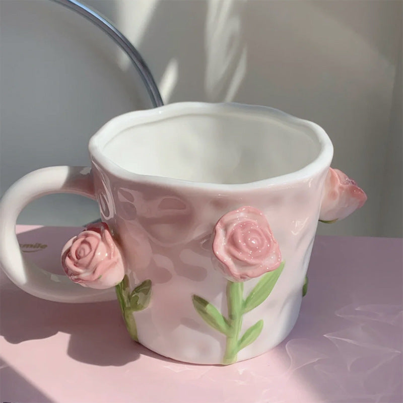 Künstlerische 3D Blumenceramic Tasse – Fesselndes Tulpen- & Rosendesign