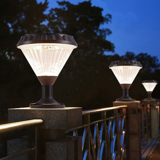 Modernes schwarzes Solar-Druckguss-Aluminium-Glas-Außen-Patio-Wasserdicht-Säulen-Hochlicht | Brehn