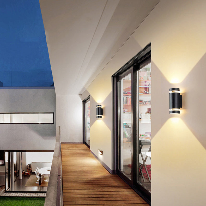 Zeitgenössischer industrieller wasserdichter Aluminiumzylinder LED Auf- und Abwärts leuchtender Spot-Wandleuchte für den Außenbereich Patio | Brehn